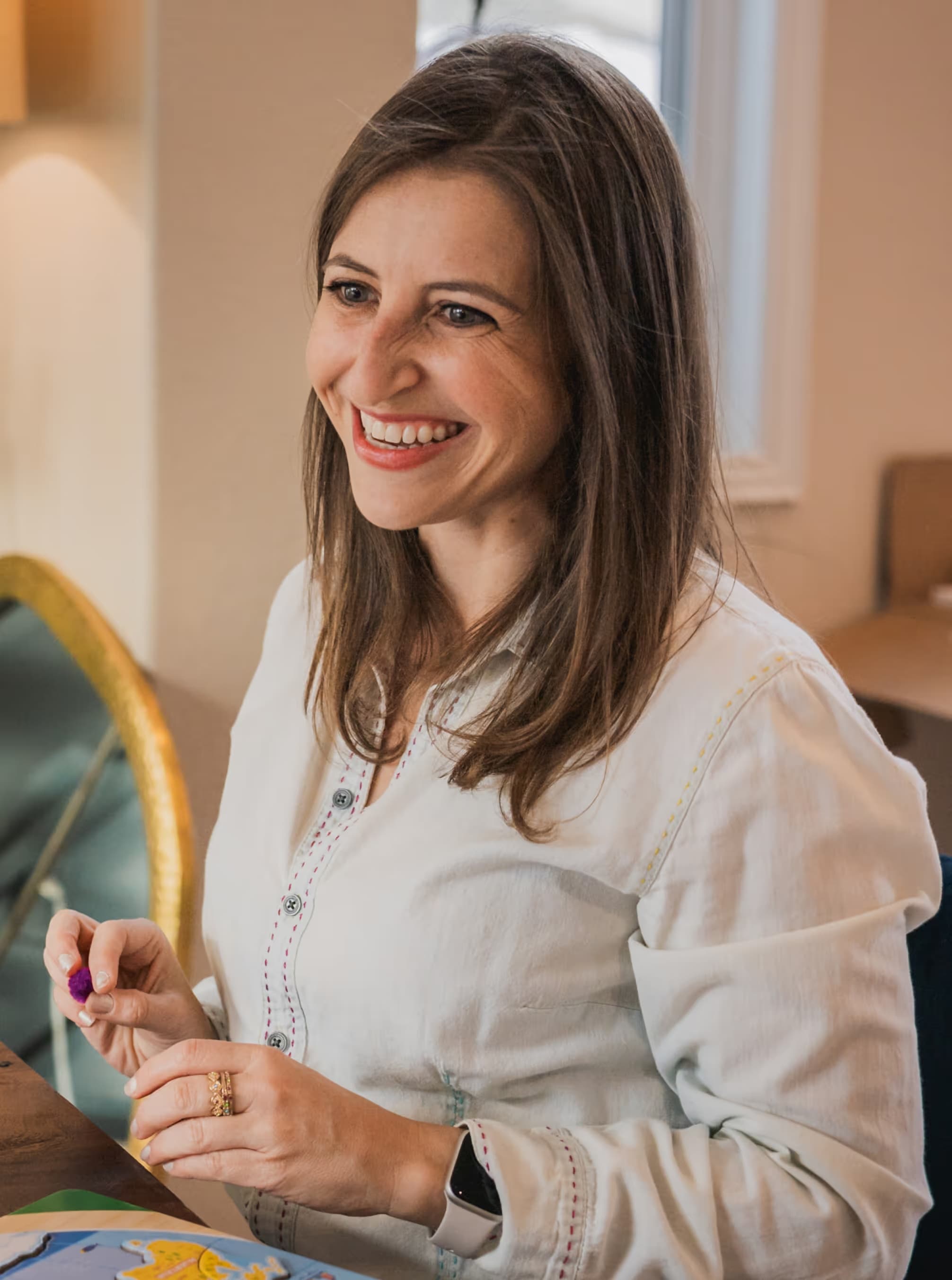 Rosalyn Daitch Arbiter smiling during a therapy session